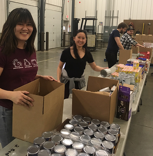 Student Volunteers at Loaves and Fishes