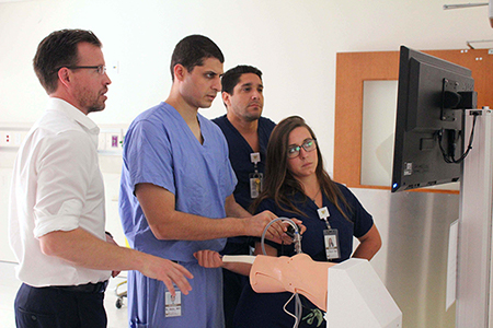 Orthopaedic Surgery Residents Training in the WMed Simulation Center
