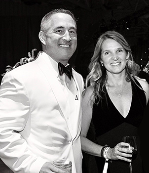 2023 White Coat Sponsorship Campaign Co-Chairs Mike and Jennifer Odar